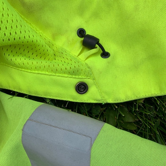 Carhartt high visibility water repellent jacket - Picture 5 of 5